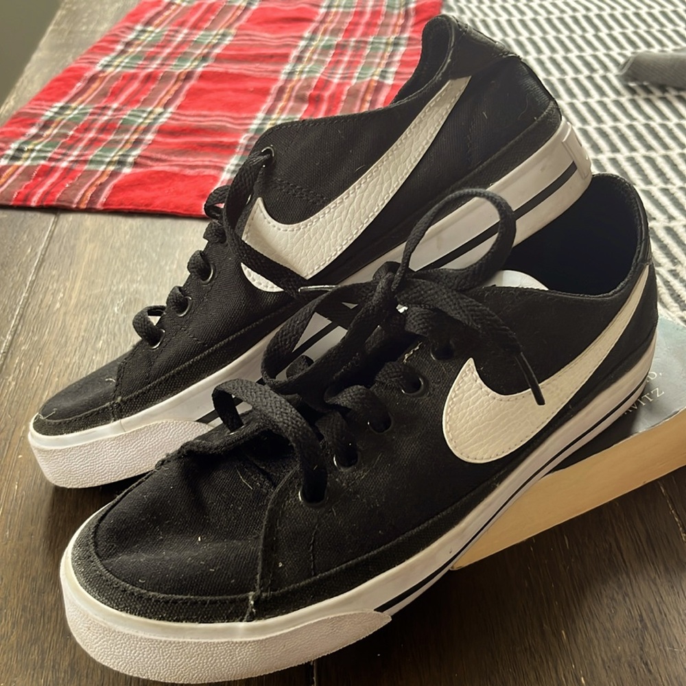 Boys NIKE Sneakers